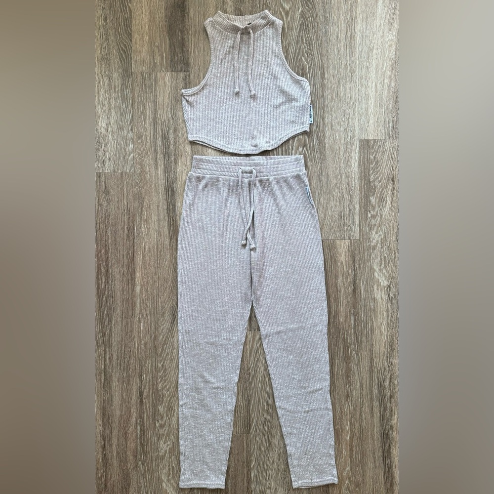 Gymshark Lounge Set - Picture 5 of 9